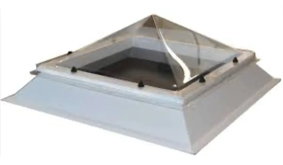 Lichtkuppel mit Aufsatzkranz - pyramidenförmig